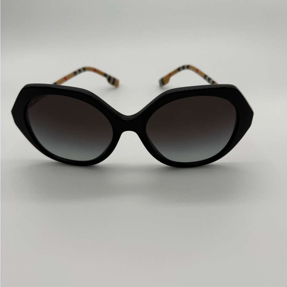 Burberry Vanessa Geometric Sunglasses,  case included. nwot